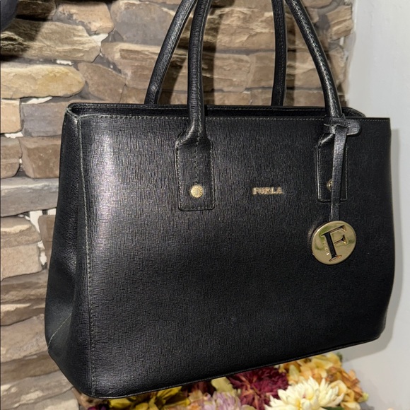 Furla leather Elegant Black Tote Bag like new - Picture 1 of 12